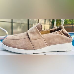 MOBILS ERGONOMIC LIGHT TAUPE ORLEANE SHOE SIZE 8